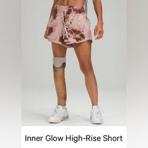 Lululemon Inner Glow short